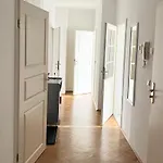 Moderne 3Zimmer Wohnung Mit Netflix Und Balkon